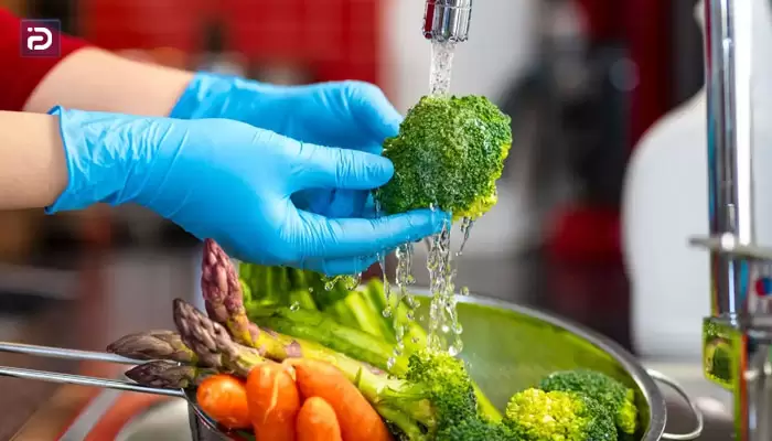 میوه و سبزیجات را پیش از منجمد کردن خوب بشویید