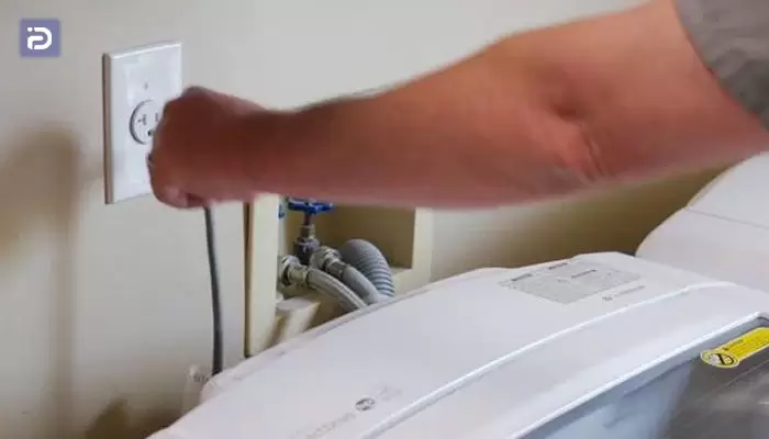 قبل از تعویض پمپ تخلیه لباسشویی را از برق بکشید