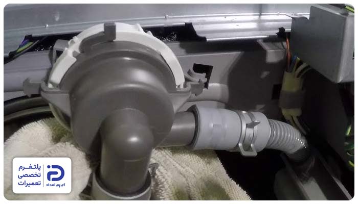 خرابی پمپ تخلیه از دلایل تخلیه نشدن آب ظرفشویی