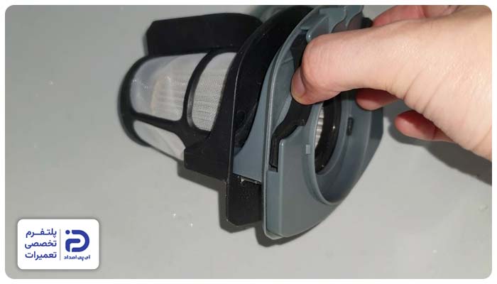 تعویض فیلتر جاروبرقی الکترولوکس