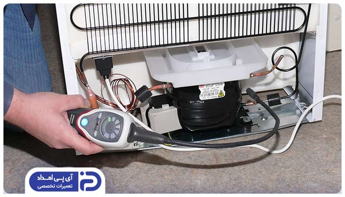 1. استفاده از دستگاه نشت‌ یاب الکترونیکی