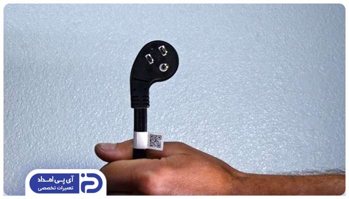 قطع برق برای تعویض پدال آبسردکن یخچال