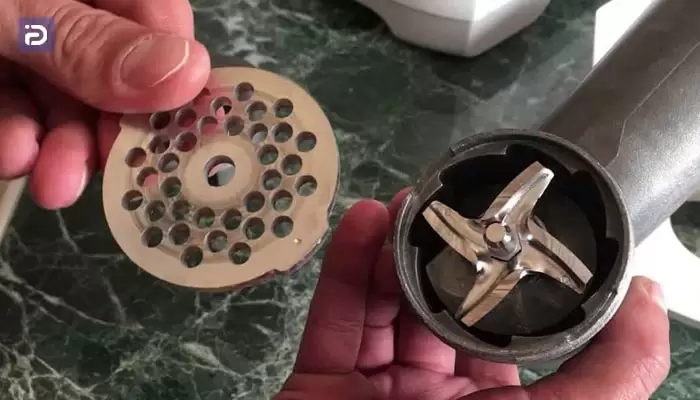 چگونه تیغه چرخ گوشت را ببندیم