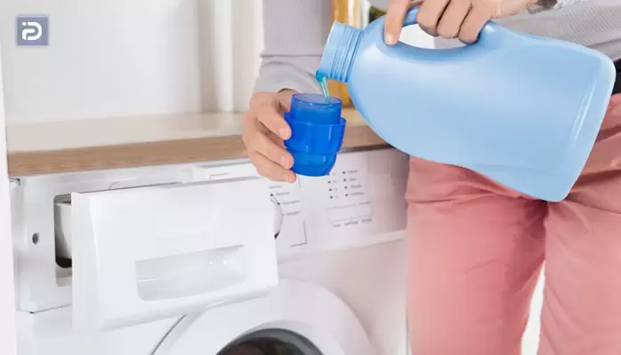 استفاده از مواد شوینده مناسب برای از بین بردن بوی بد لباسشویی