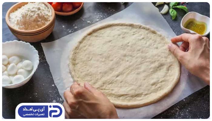 نحوه آماده‌سازی پیتزا برای پخت