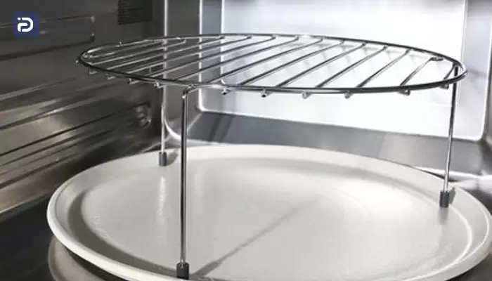 اشکال در سه پایه فلزی، از علت های جرقه زدن ماکروفر