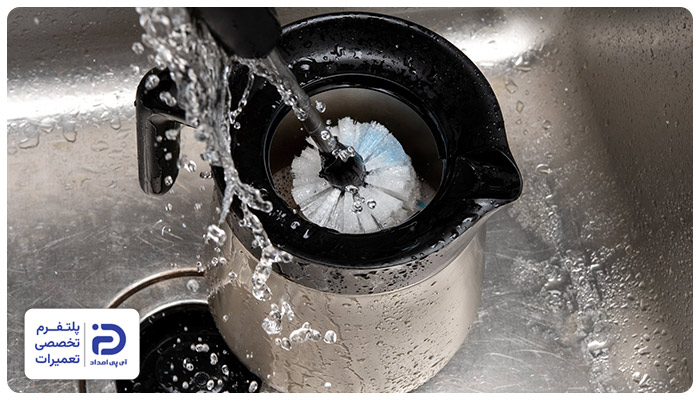 تمیزکردن قهوهساز با مایع دیسکیل