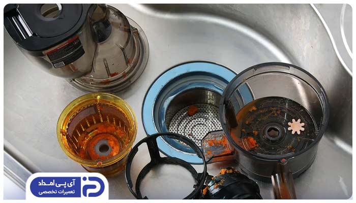جدا کردن قطعات آبمیوه گیری
