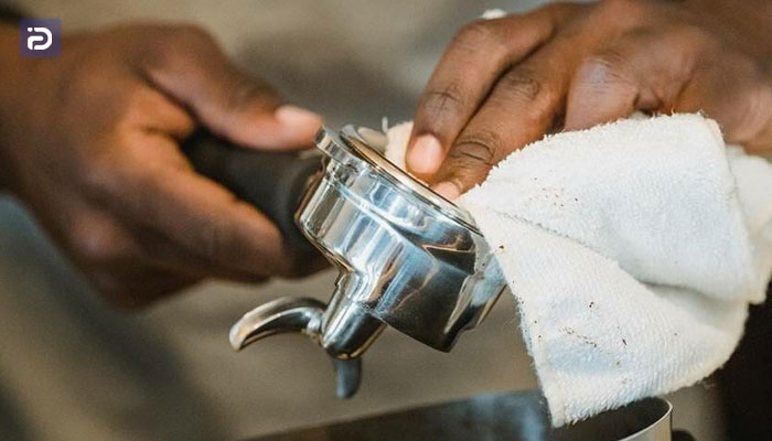 نحوه تمیز کردن پرتافیلتر اسپرسوساز