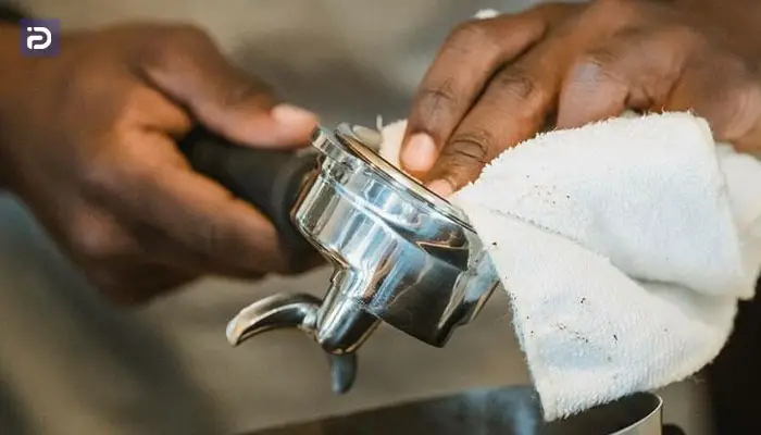 نحوه تمیز کردن پرتافیلتر اسپرسوساز