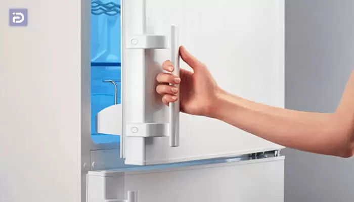 در یخچال را زیاد باز و بسته کنید لوله های پشت یخ میزند