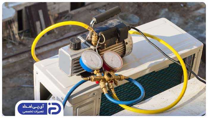 وکیوم کردن سیستم برای حذف هوا و رطوبت کولرگازی