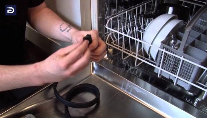 تعویض به موقع واشر پلاستیکی درب برای افزایش طول عمر ماشین ظرفشویی