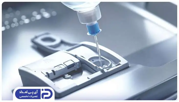 تمام شدن مایع جلادهنده باعث روشن شدن چراغ ظرفشویی میشود