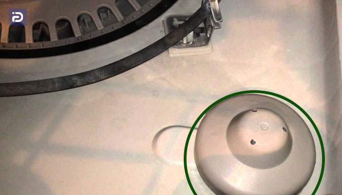 خرابی شناور ماشین ظرفشویی باعث نشتی آب در ظرفشویی میشود