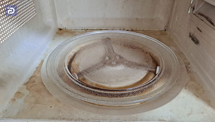 نچرخیدن سینی گردان؛ از علائم کاهش طول عمر مایکروفر