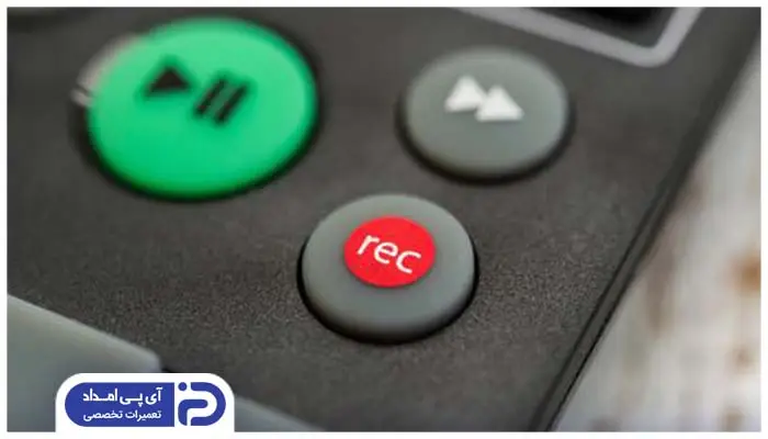 دکمه "REC" روی کنترل تلویزیون