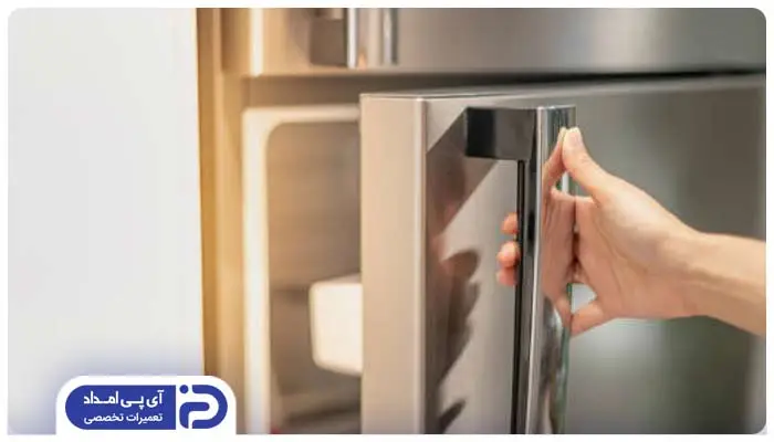 1. باز گذاشتن درب یخچال فریزر