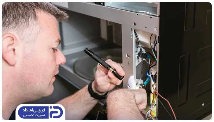 4. باز کردن پنل جلویی دستگاه