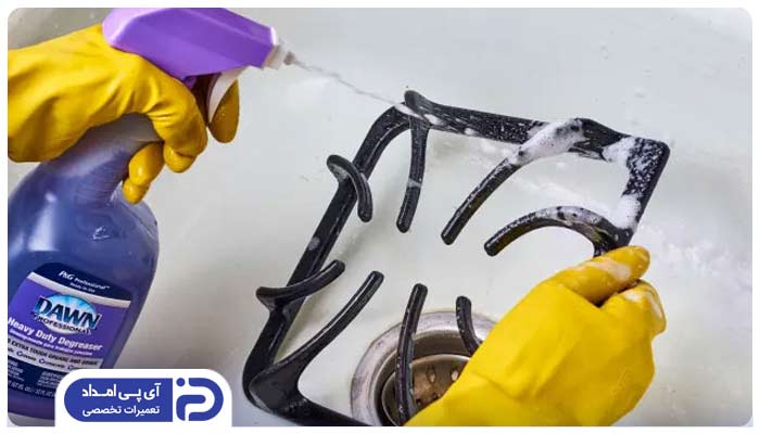  استفاده از پاک کننده های صنعتی برای تمیز کردن چدن اجاق گاز 