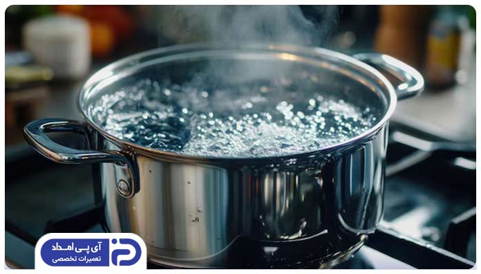 نفوذ آب درون گاز