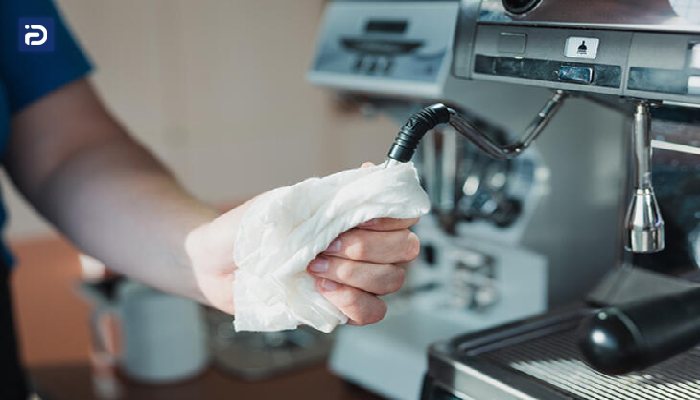 چگونه نازل بخار اسپرسو ساز را تمیز کنیم؟