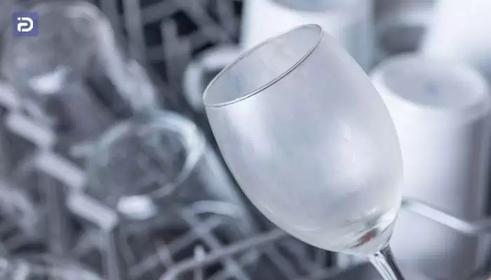 دلیل کدر شدن، سفیدک زدن یا لکه روی ظرف در ظرفشویی لایف چیست