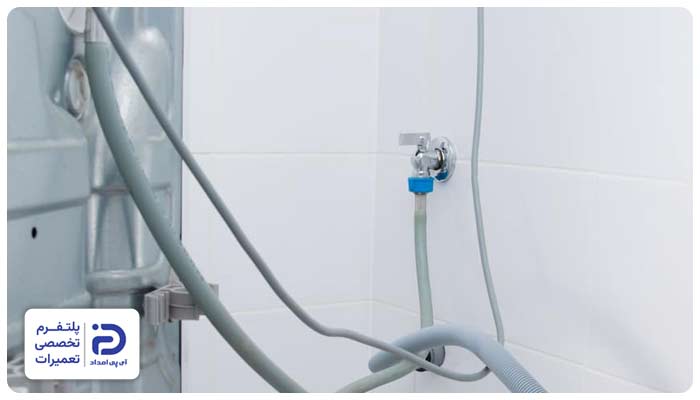 مسدود شدن شیلنگ ورودی آب یکی از علت های روشن شدن چراغ شیر آب در ماشین ظرفشویی بوش