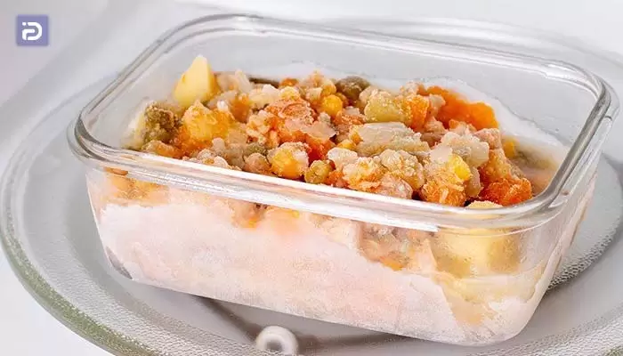 نحوه یخ زدایی مواد غذایی در ماکروفر گرنیه 