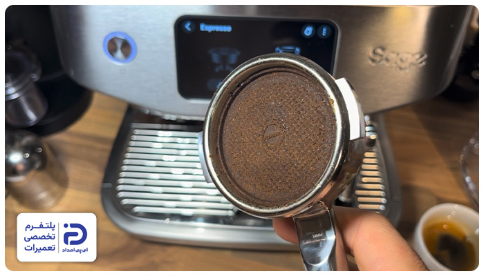 دوز نامناسب قهوه از دلایل رقیق شدن قهوه در اسپرسوساز