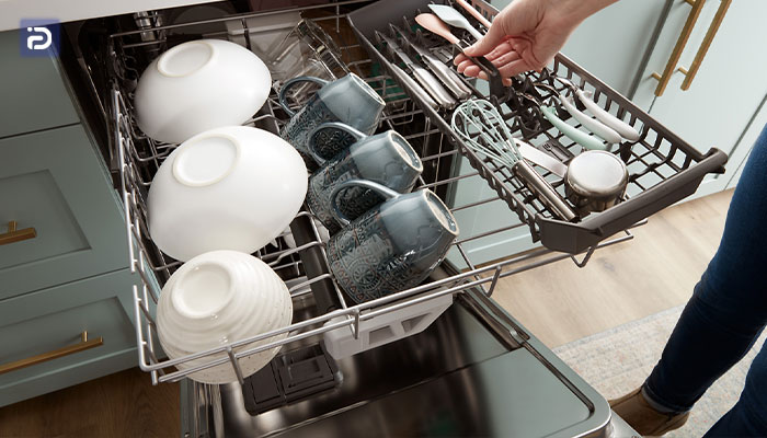 در زمان چیدن ظروف به چه نکاتی باید توجه کرد؟