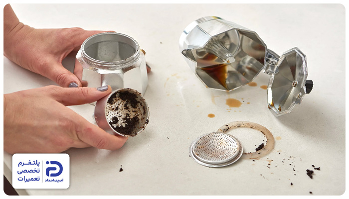 مسدود شدن فیلتر، از دلایل پاشیدن قهوه در موکاپات
