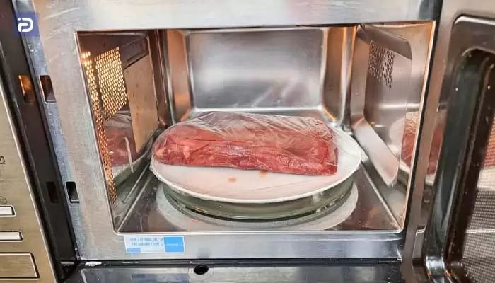نحوه یخ زدایی مواد غذایی در ماکروفر جیپاس