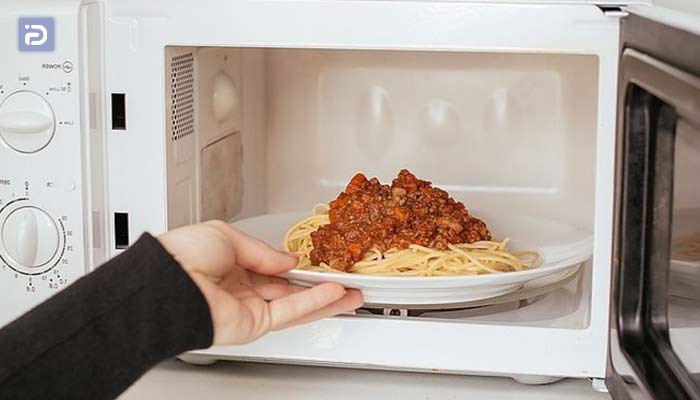 چگونه غذا را در ماکروفر بلک اند دکر گرم کنیم؟