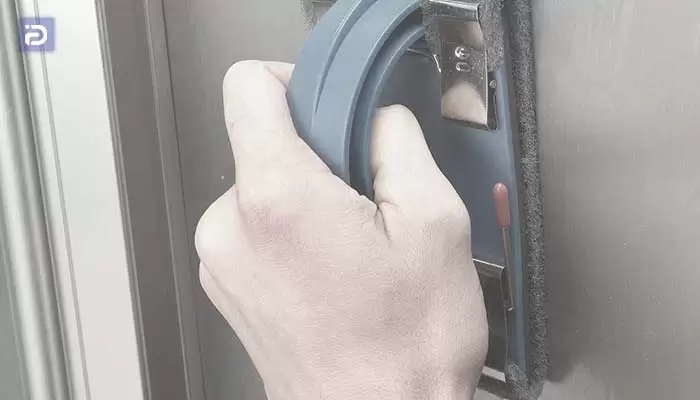 نحوه پاک کردن خراش و یا لکه روی دیواره یخچال ایکس ویژن 