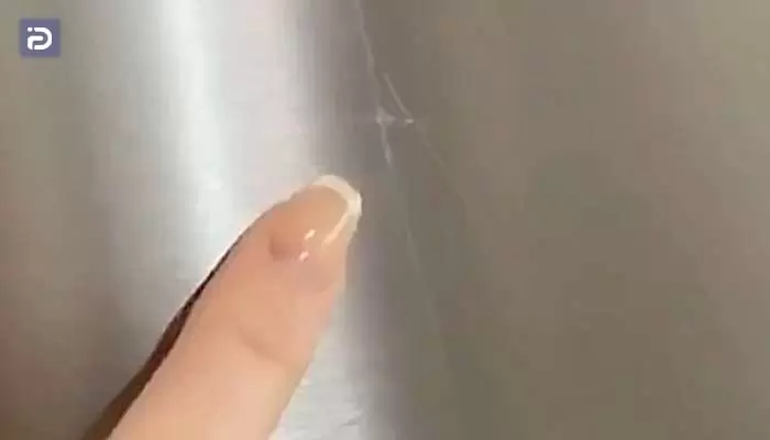نحوه پاک کردن خراش و یا لکه روی دیواره یخچال جی پلاس