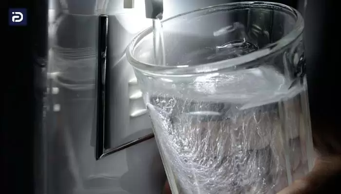 چگونه طعم و بوی بد آبسردکن و یخ ساز یخچال آیسان را از بین ببریم