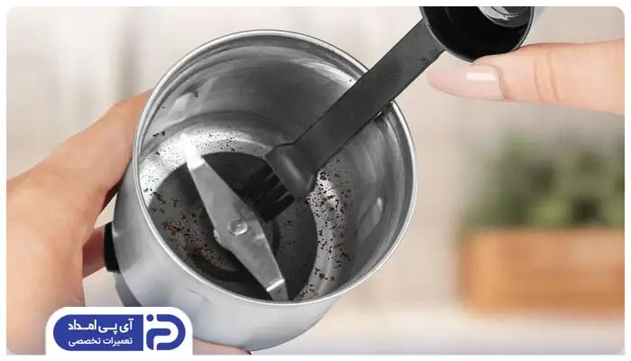 تعویض تیغه آسیاب برقی