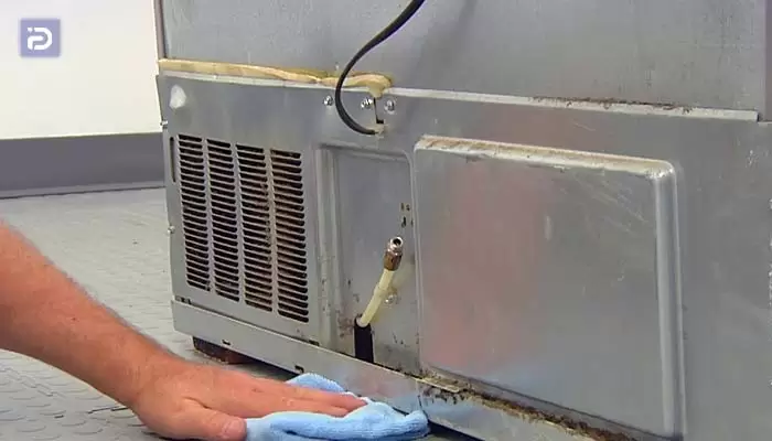 علت گرفتگی لوله فاضلاب یخچال دیاکو Diaeko چیست و چگونه آن را باز کنیم