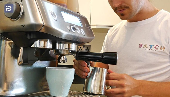 نحوه تنظیم دمای اسپرسوساز یورولوکس برای تهیه قهوه و کف کردن شیر چگونه است؟