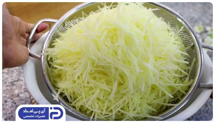 رفع رسوبات سماور و کتری برقی با سیب زمینی رنده شده
