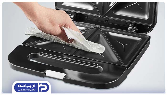 نحوه تمیز کردن ساندویچ ساز