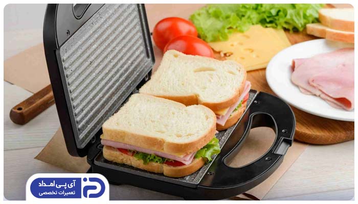 تهیه انواع ساندویچ با ساندویچ ساز