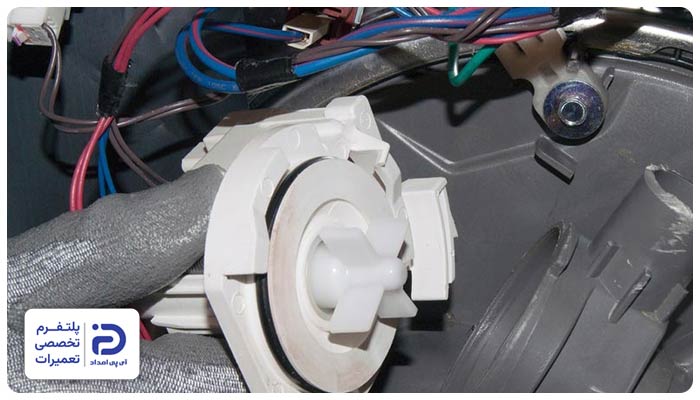 مشکل در جریان آب یا پمپ ظرفشویی بوش باعث گرم نشدن آب میشود