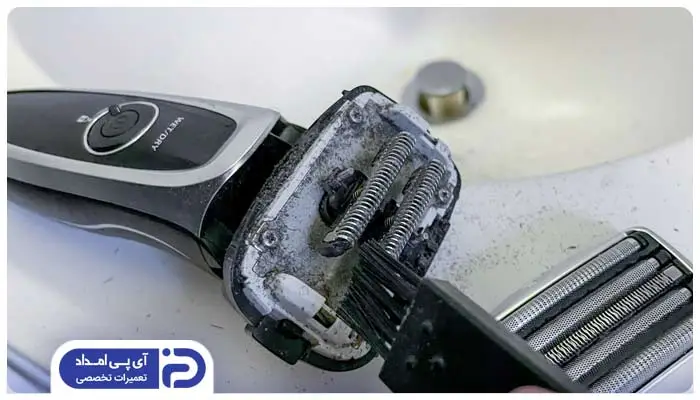 تجمع مو یا آلودگی در تیغه ها