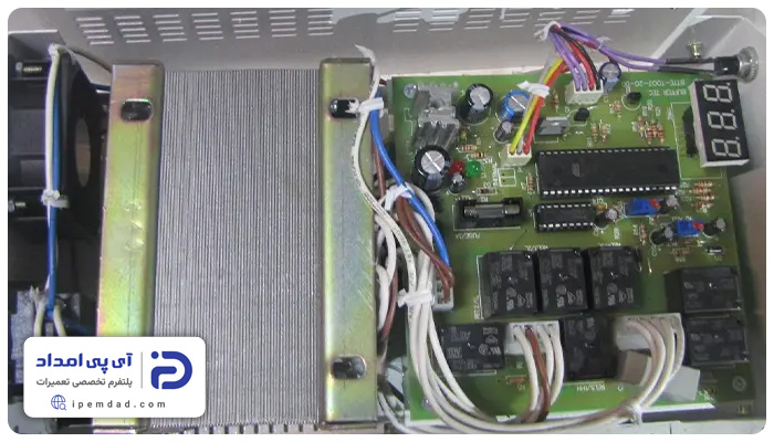 نقص در ترانسفورماتور یا مدار تنظیم ولتاژ