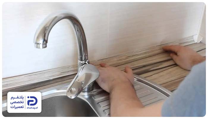 نصب قرنیز پشت سینک ظرفشویی