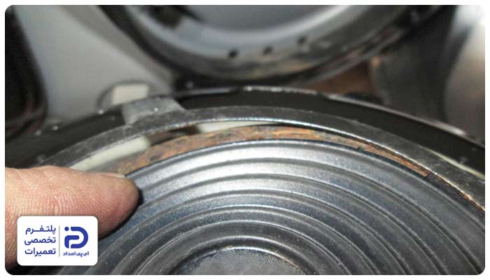 مشکل در درایور بلندگو (ووفر، تیوتر، میدرنج) یا دیافراگم بلندگو علت صدای خش خش یا نویز در ساندبار