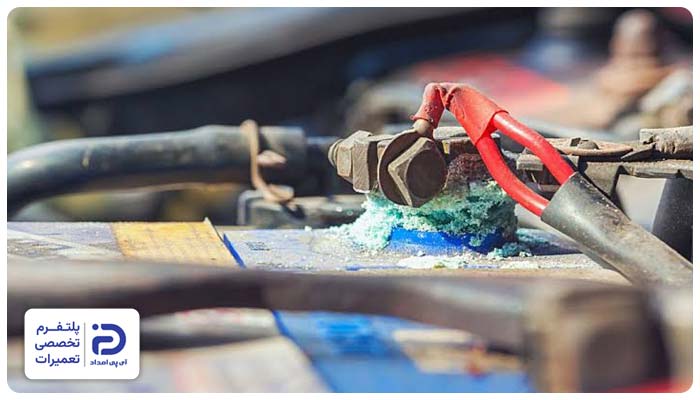 آسیب دیدگی کابل‌ها از دلایل جرقه زدن باتری ماشین