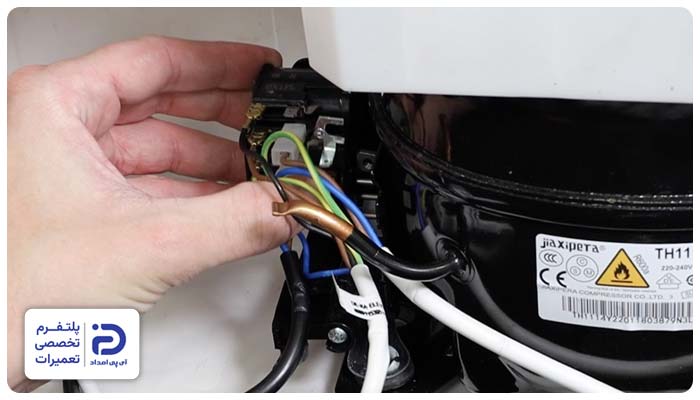 مشکل در خازن کمپرسور از دلایل ارور c1 یخچال هیمالیا